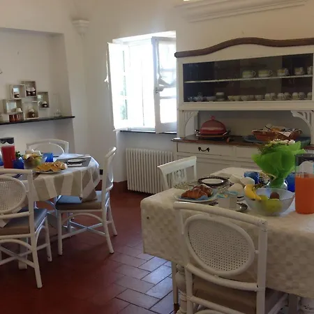 Alojamento de Acomodação e Pequeno-almoço Lacrema Finale Ligure