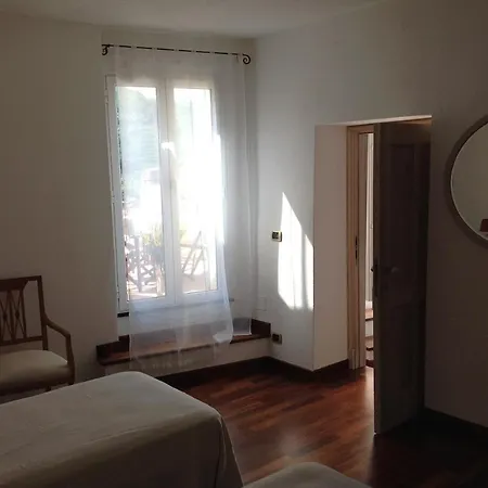 Alojamento de Acomodação e Pequeno-almoço Lacrema 4*