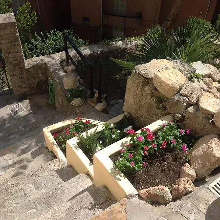 Lacrema לינה וארוחת בוקר