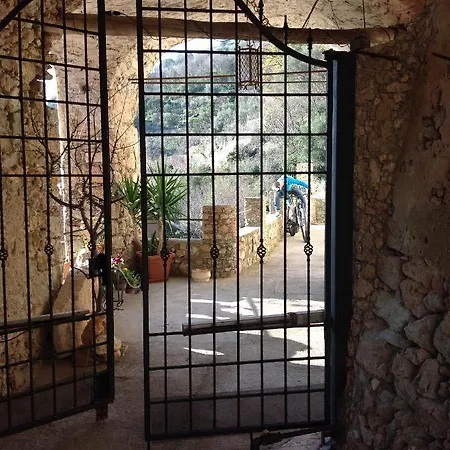 Lacrema לינה וארוחת בוקר